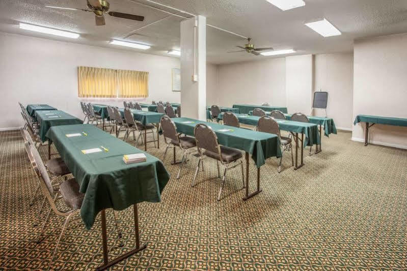 Americas Best Value Inn St. Joseph At I-29 Exterior foto