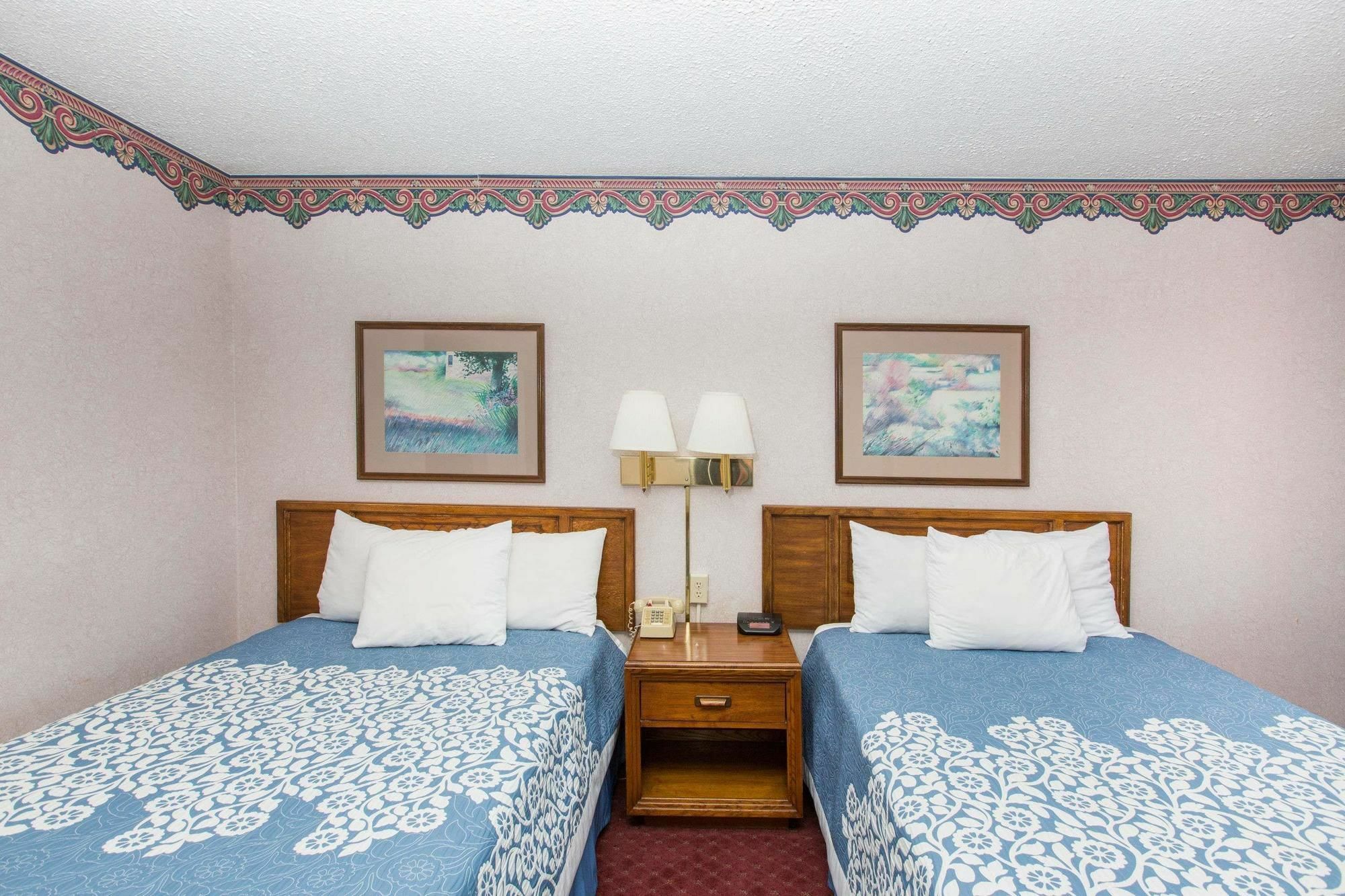 Americas Best Value Inn St. Joseph At I-29 Exterior foto
