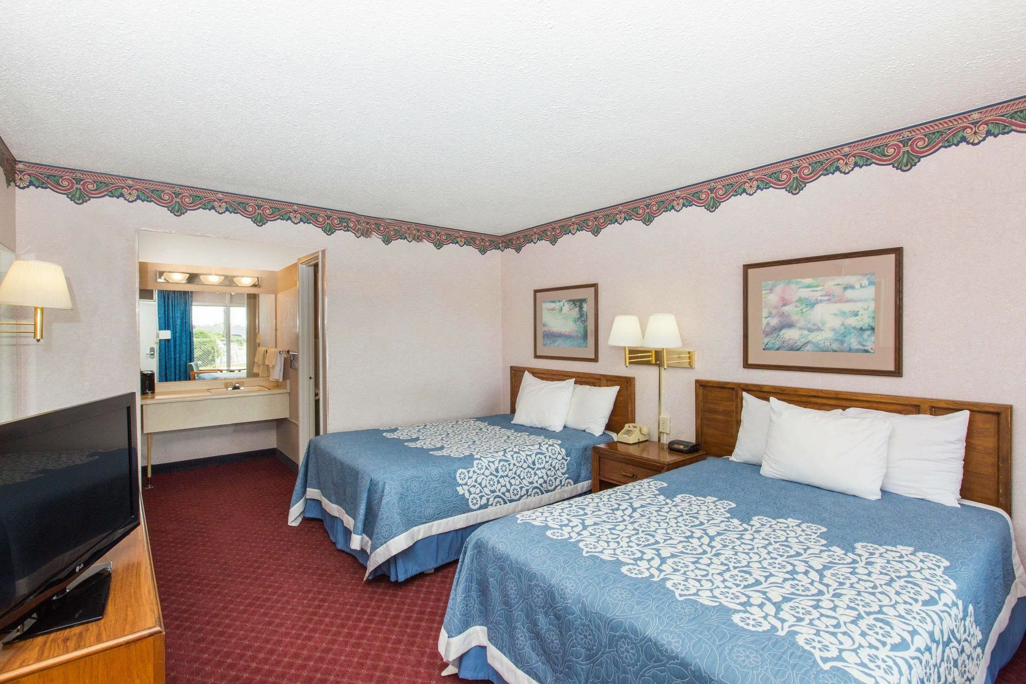 Americas Best Value Inn St. Joseph At I-29 Exterior foto