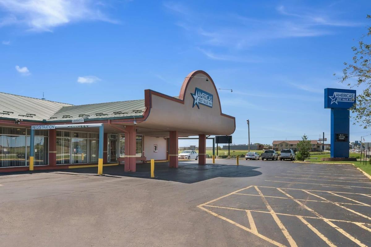 Americas Best Value Inn St. Joseph At I-29 Exterior foto